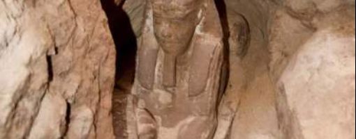 В Египте нашли вторую скульптуру сфинкса