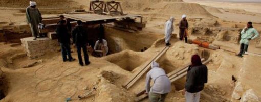 Археологи считают, что наткнулись на новые гробницы в Египте