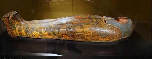 На коже египетской мумии нашли сложные татуировки