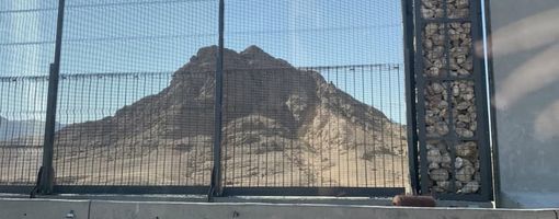 Египет завершает строительство стены вокруг Шарм-эль-Шейха для безопасности туристов: высота - 6 м, длина - 37 км
