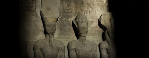 Туристы в Египте увидели "солнечную улыбку" фараона