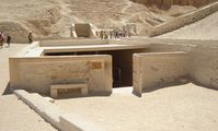 Египет надеется разрешить "загадку гробницы Нефертити" до конца года