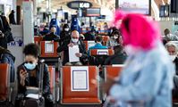 Бортпроводники дали советы путешествующим во время пандемии пассажирам