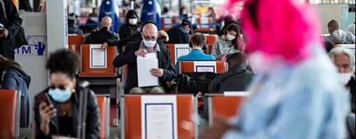 Бортпроводники дали советы путешествующим во время пандемии пассажирам