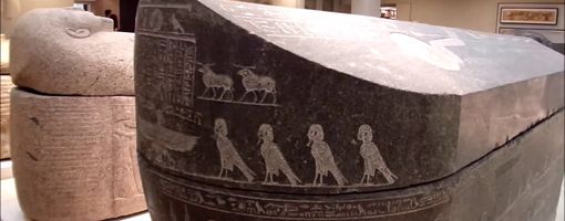 Египетские археологи нашли огромный черный саркофаг